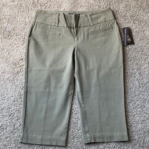 INC International Concepts olive green capri shorts NWT